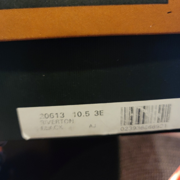 Men's Shoes - Picture 8 of 9